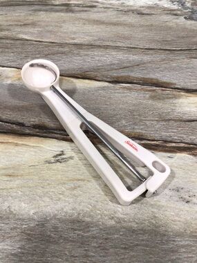 Vintage Sunbeam Ice Cream Cookie Scoop White Handle Kitchen Utensil 8”